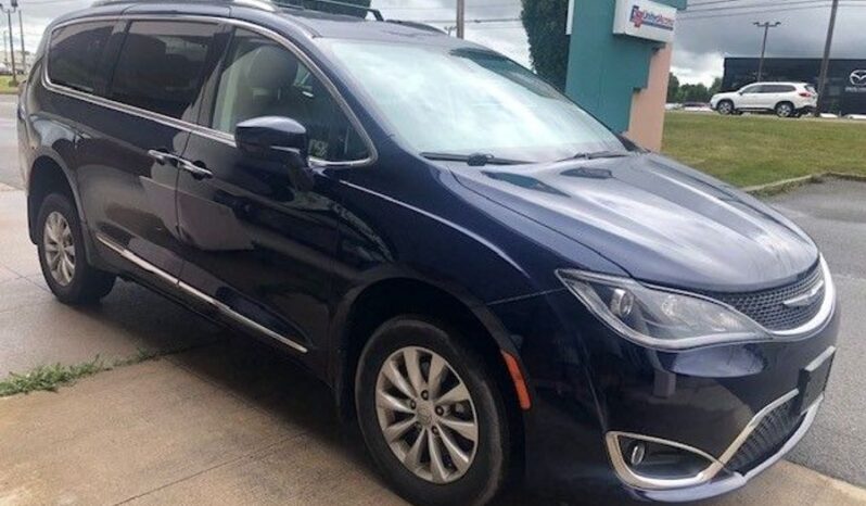 
								Chrysler Pacifica Touring L JR127931 full									