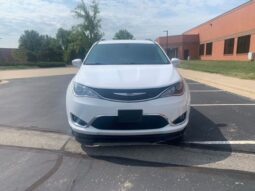 
										Chrysler Pacifica Touring L KR708304 full									