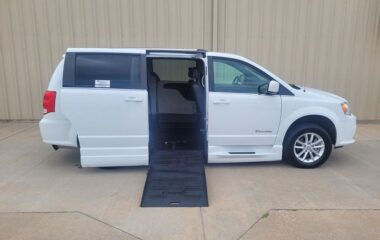 Dodge Grand Caravan SXT KR519361