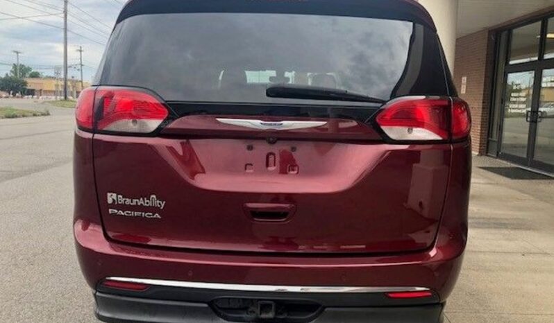 
								Chrysler Pacifica Touring L JR365486 full									