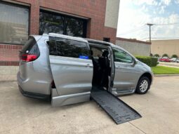 Chrysler Pacifica Touring L MR591358