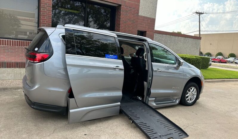 
								Chrysler Pacifica Touring L MR591358 full									
