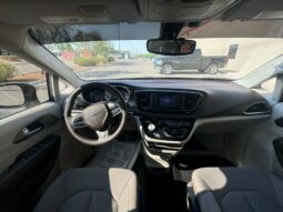 Chrysler Pacifica Touring L HR796532