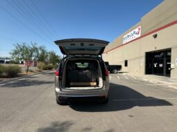 
										Chrysler Pacifica Touring L HR796532 full									