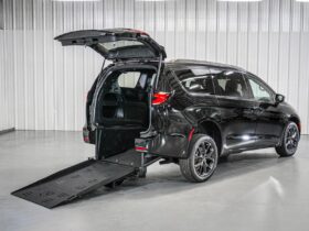 Chrysler Pacifica Touring L