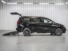 Chrysler Pacifica Touring L