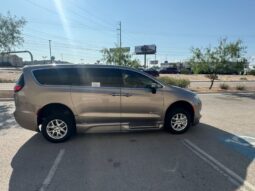 Chrysler Pacifica Touring L HR796532