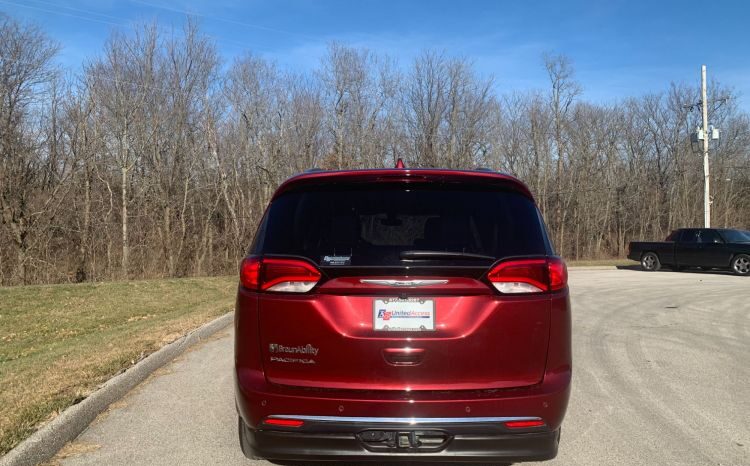 
								Chrysler Pacifica Touring L JR365486 full									