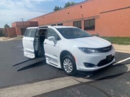 Chrysler Pacifica Touring L KR708304