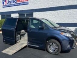 Toyota Sienna XLE KS011145
