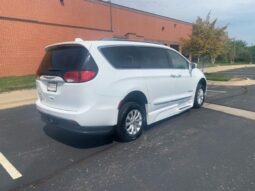 Chrysler Pacifica Touring L KR708304