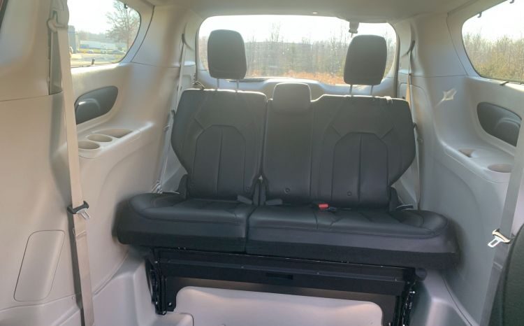
								Chrysler Pacifica Touring L JR365486 full									