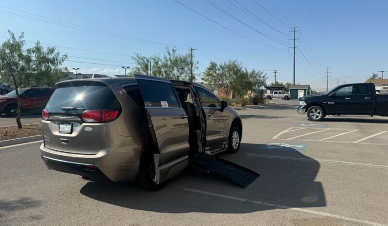 
								Chrysler Pacifica Touring L HR796532 full									