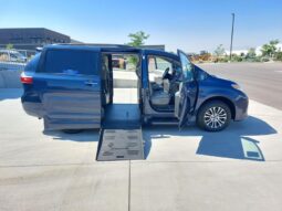Toyota Sienna XLE JS937162
