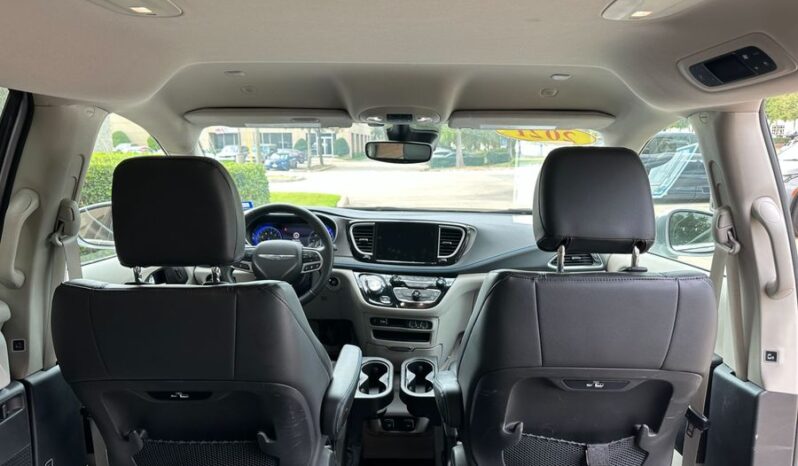
								Chrysler Pacifica Touring L MR591358 full									