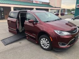 
										Chrysler Pacifica Touring L JR365486 full									