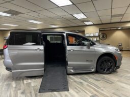 Chrysler Pacifica Touring L MR591358