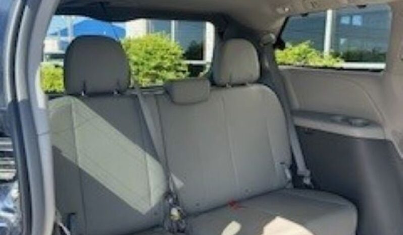 
								Toyota Sienna XLE KS011145 full									