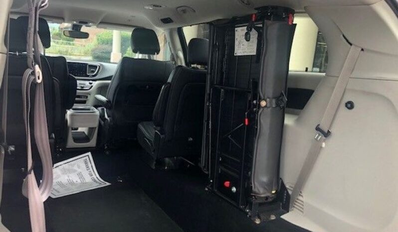 
								Chrysler Pacifica Touring L JR127931 full									