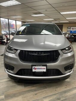 
										Chrysler Pacifica Touring L MR591358 full									
