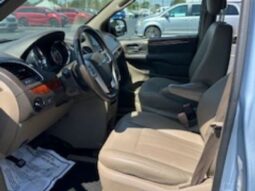 
										Chrysler Town & Country Touring GR282246 full									