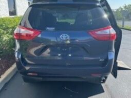 
										Toyota Sienna XLE KS011145 full									