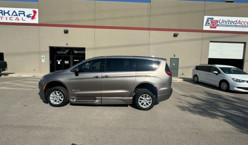 
								Chrysler Pacifica Touring L HR796532 full									