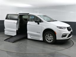 
										Chrysler Pacifica PCTOURING L RR204489 full									