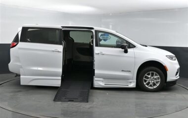 Chrysler Pacifica PCTOURING L RR204489