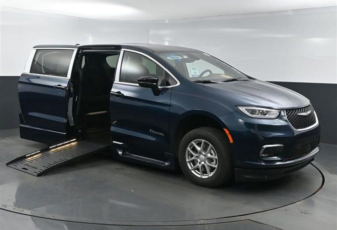 
								Chrysler Pacifica PCSELECT SR586318 full									