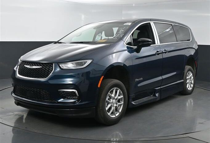 
								Chrysler Pacifica PCSELECT SR586318 full									