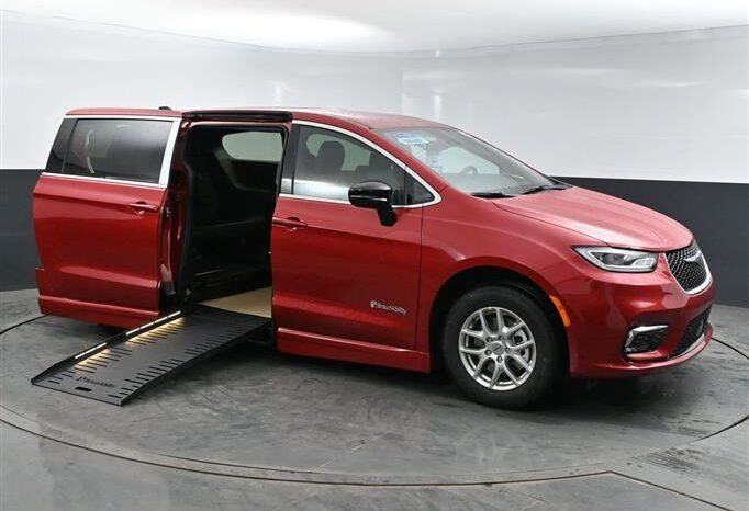 
								Chrysler Pacifica PCSELECT SR533157 full									