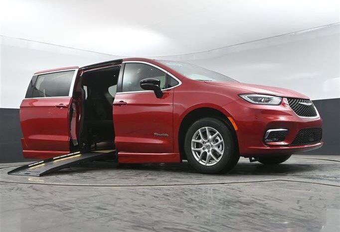 
								Chrysler Pacifica PCSELECT SR533157 full									