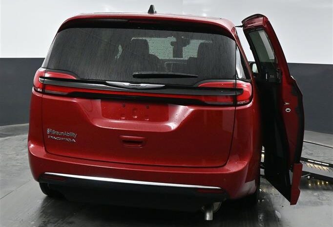 
								Chrysler Pacifica PCSELECT SR533157 full									