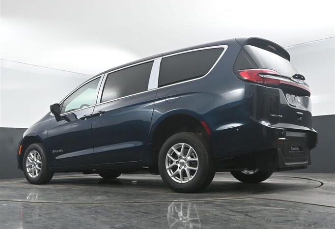 
								Chrysler Pacifica PCSELECT SR562416 full									