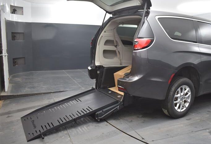 
								Chrysler Pacifica PCTOURING PR514513 full									