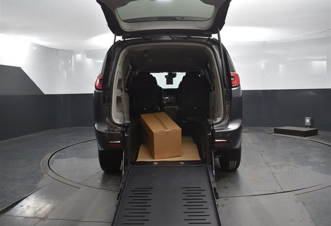 
								Chrysler Pacifica PCTOURING PR514513 full									