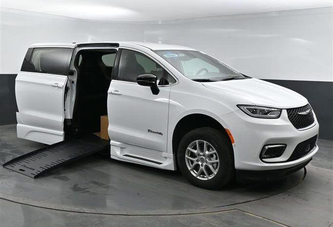 
								Chrysler Pacifica PCSELECT SR500796 full									