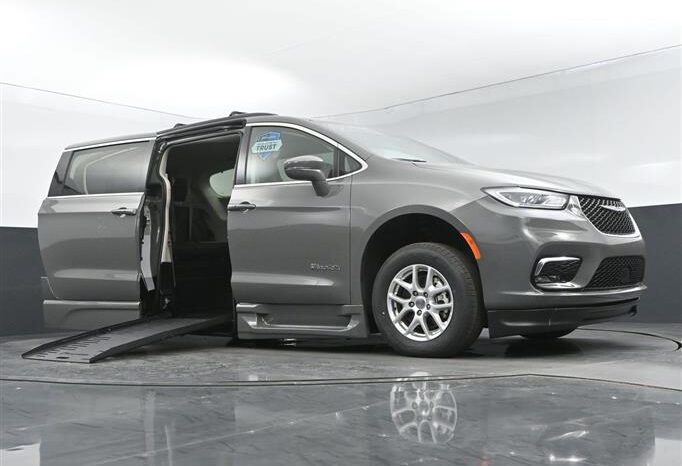 
								Chrysler Pacifica PCTOURING L NR186130 full									