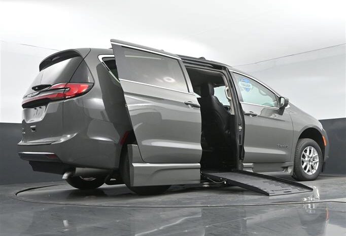 
								Chrysler Pacifica PCTOURING L NR186130 full									
