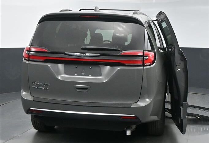 
								Chrysler Pacifica PCTOURING L NR186130 full									