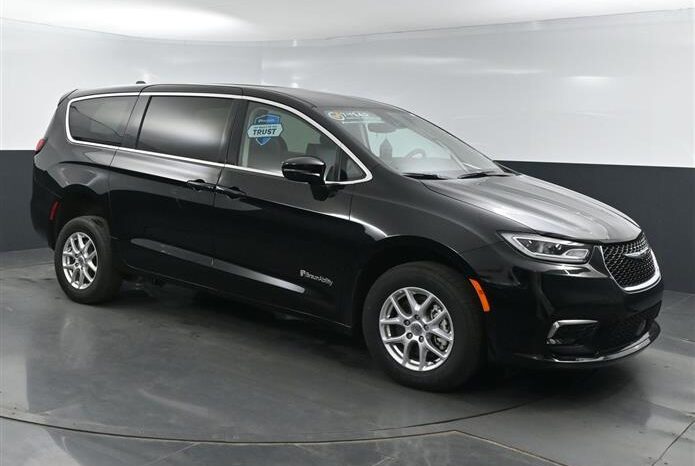 
								Chrysler Pacifica PCTOURING RR155997 full									