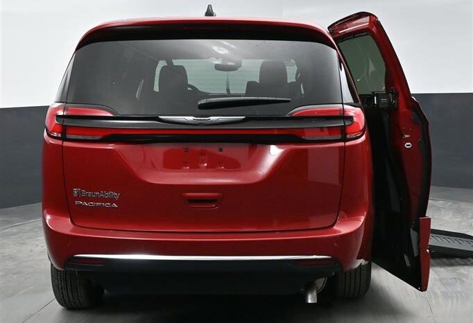 
								Chrysler Pacifica PCSELECT SR501195 full									