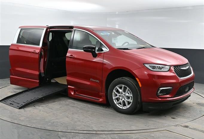 
								Chrysler Pacifica PCSELECT SR517445 full									