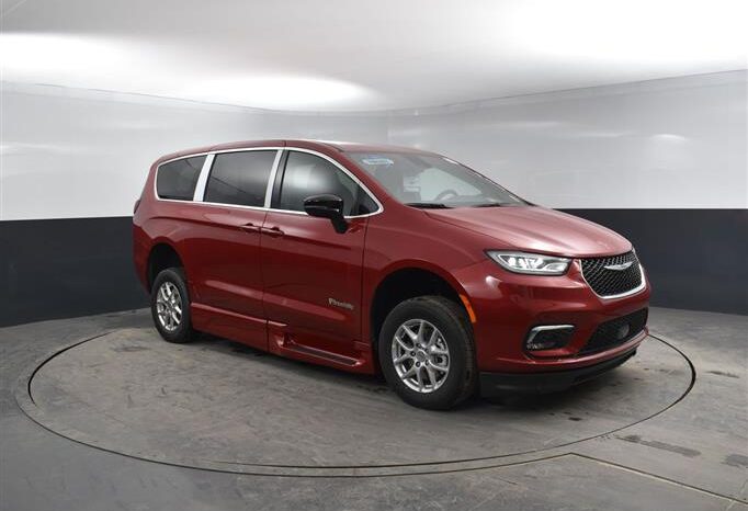 
								Chrysler Pacifica PCSELECT SR517445 full									