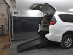 
										Chrysler Pacifica PCTOURING RR119039 full									