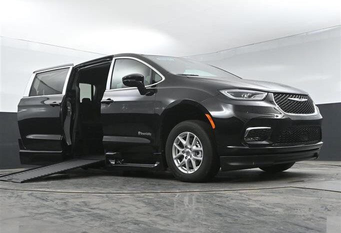 
								Chrysler Pacifica PCSELECT SR500928 full									