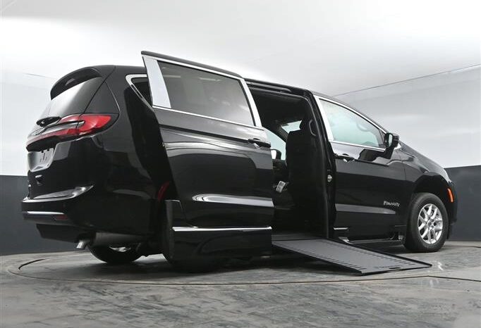 
								Chrysler Pacifica PCSELECT SR500928 full									