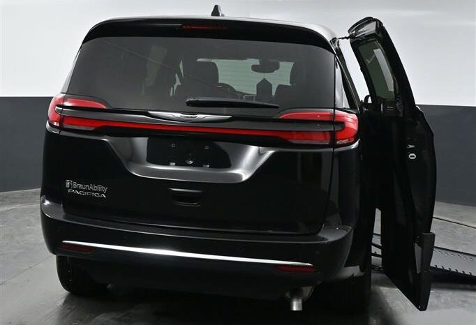 
								Chrysler Pacifica PCSELECT SR500928 full									