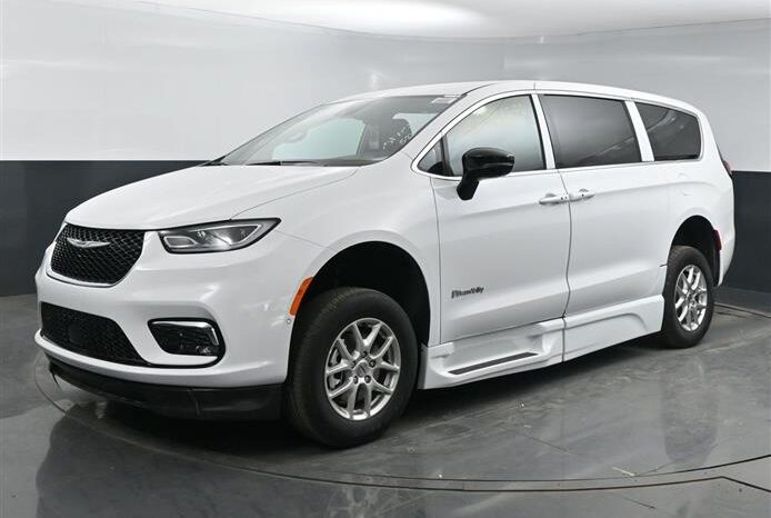 
								Chrysler Pacifica PCSELECT SR517454 full									